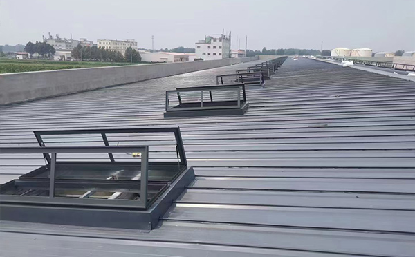 某中学室内体育馆彬县排烟窗改造项目