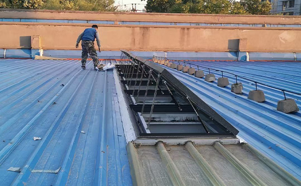 某区域性物流仓储中心彬县排烟窗系统安装项目